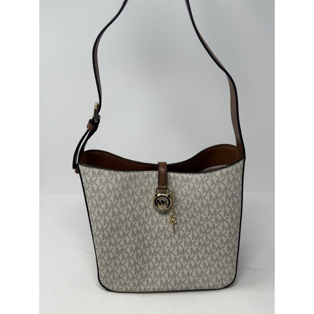 MICHAEL KORS LYRA SMALL BUCKET SHOULDER PVC LEATHER BAG MK VANILLA